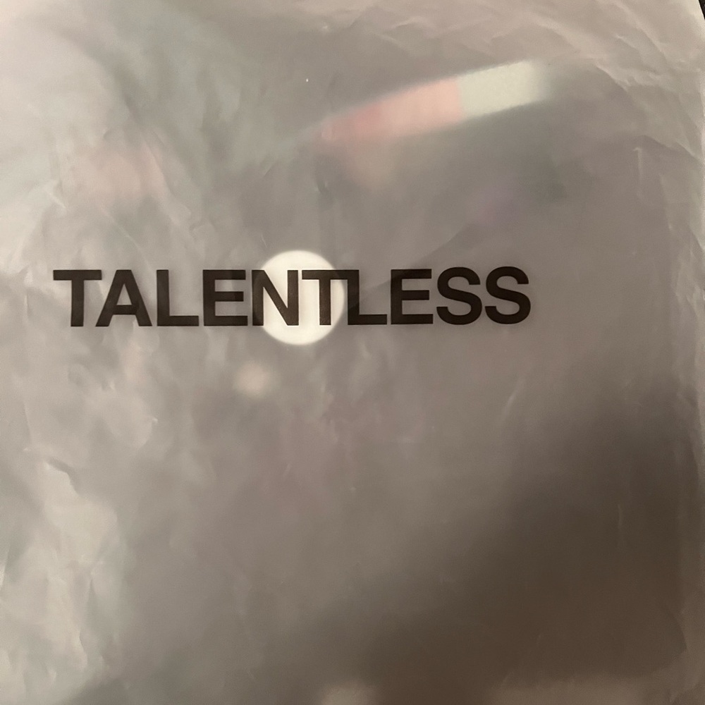 Talentless - Women’s Tye Dye Heavyweight Hoodie
Size L